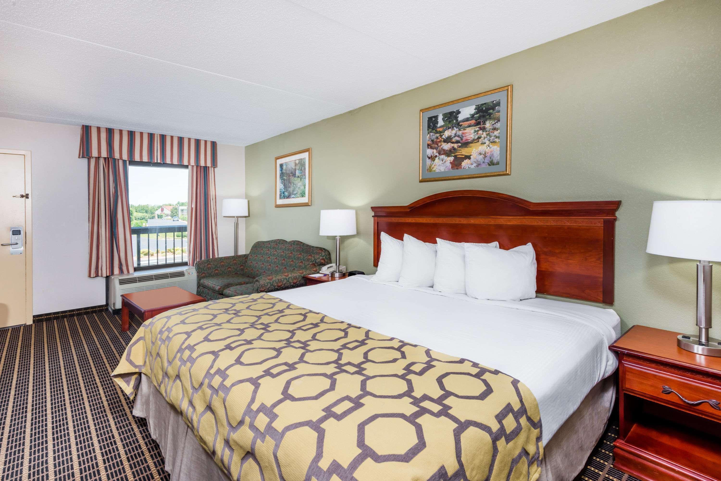 Baymont By Wyndham Clarksville Northeast Bagian luar foto
