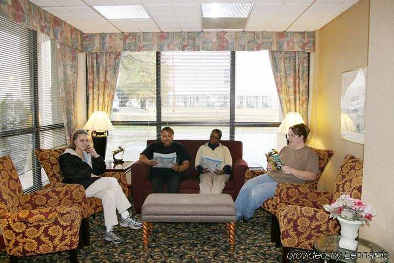 Baymont By Wyndham Clarksville Northeast Interior foto