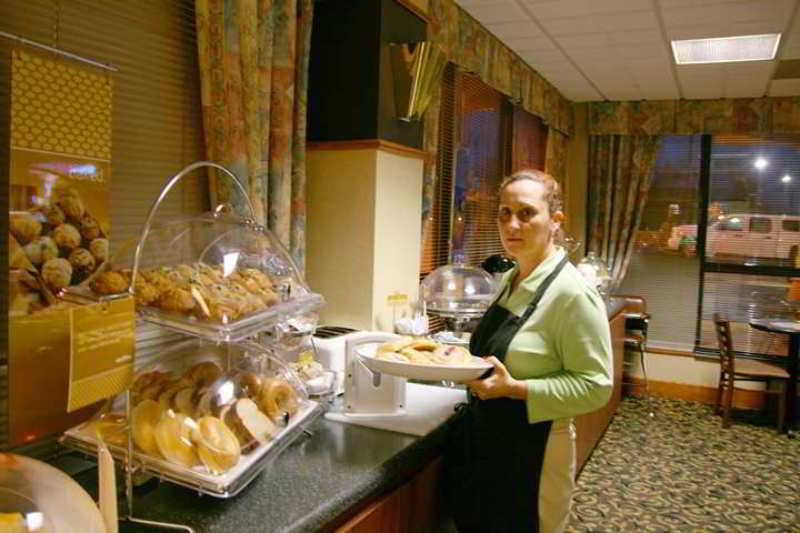 Baymont By Wyndham Clarksville Northeast Restoran foto